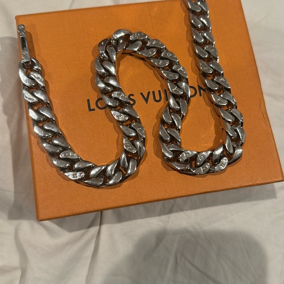 Only worn a few times zero damage - Picture 2 of 2